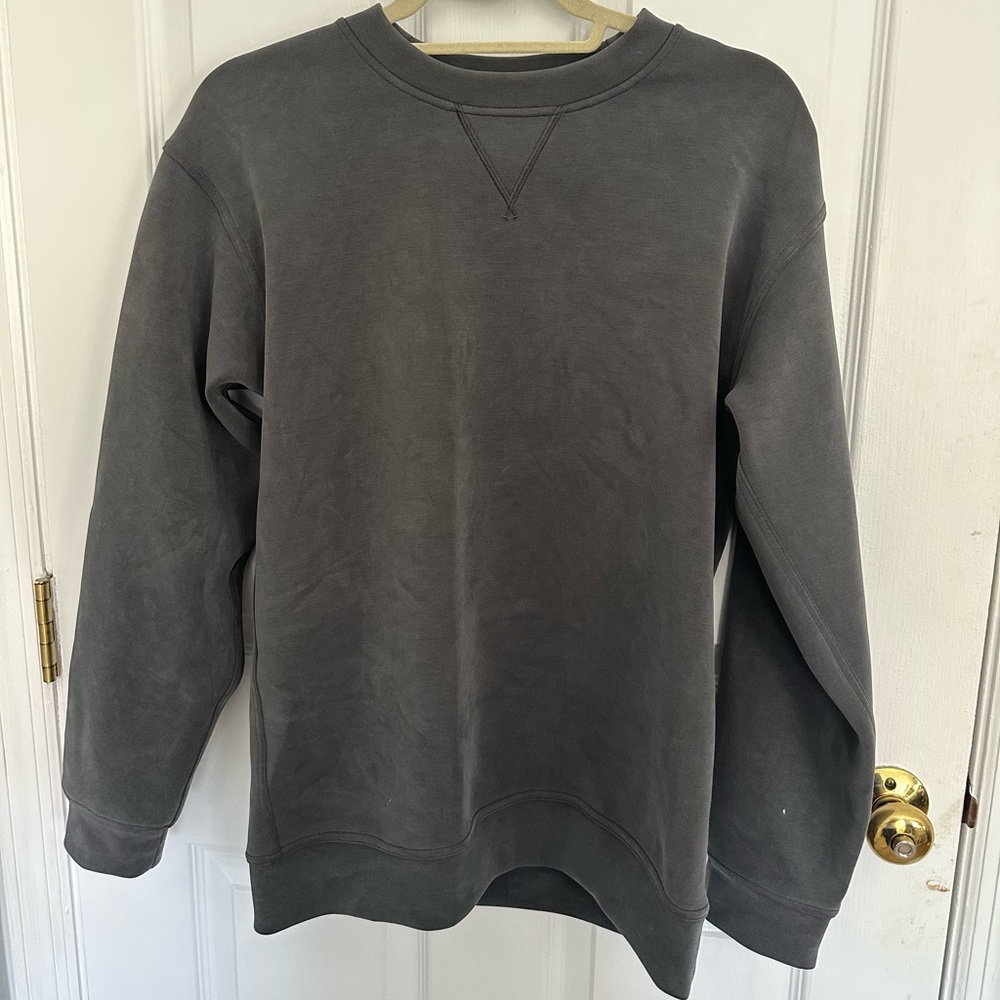 Lululemon Crewneck sweatshirt. SUPER SOFT! Size 6
